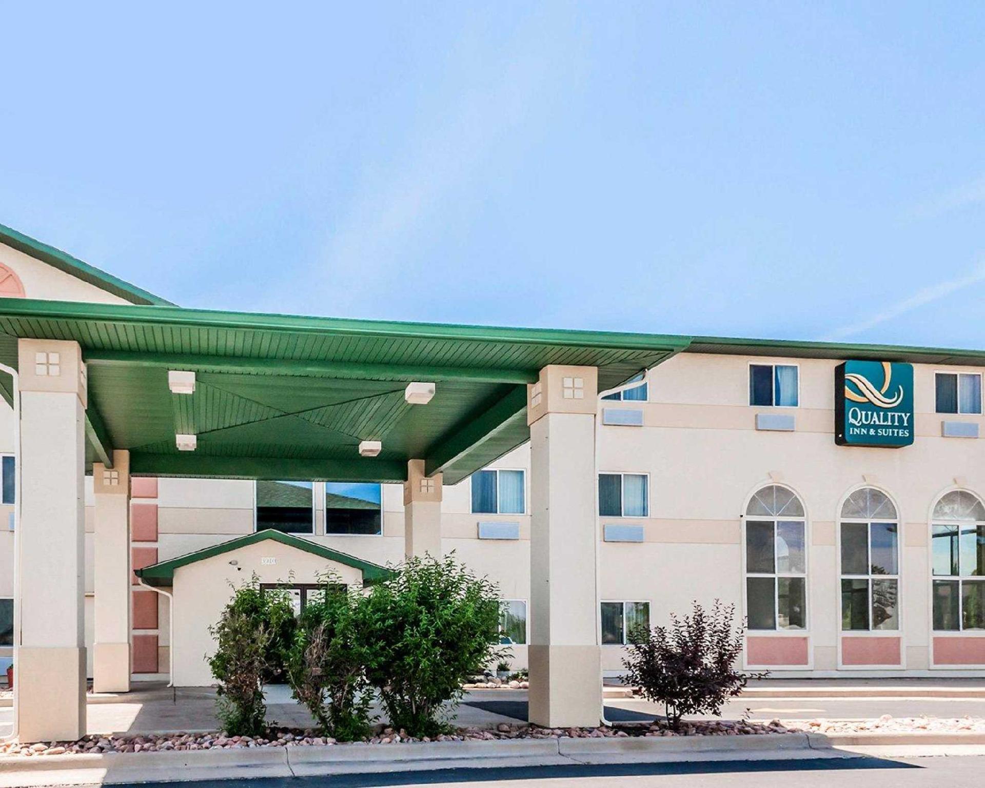 Comfort Inn & Suites Pueblo Exterior photo